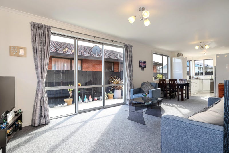 15A Eskvale Street, Saint Kilda, Dunedin - Carousel 1