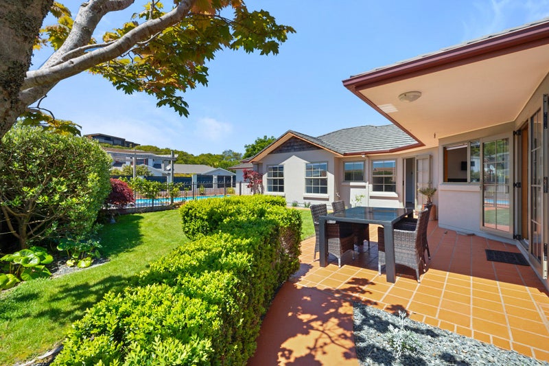 11 Shelter Grove, Frankleigh Park, New Plymouth - Carousel 2