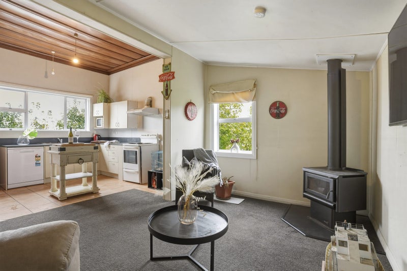 8 Dalry Street, Mornington, Dunedin, Otago - Carousel 2