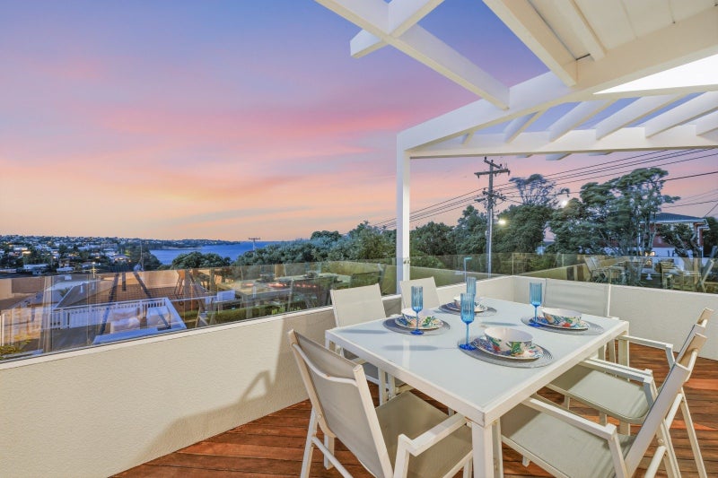 1/22 Rothesay Bay Road, Rothesay Bay, Auckland - Carousel 2