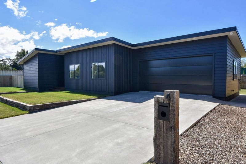 4 Macrocarpa Lane, Carterton, Carterton - Carousel 24