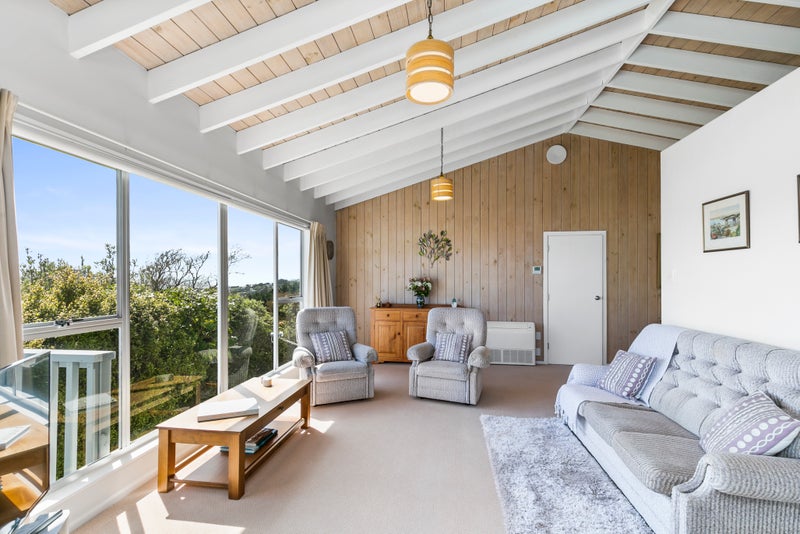 2 Beavis Lane, Karori, Wellington - Carousel 2