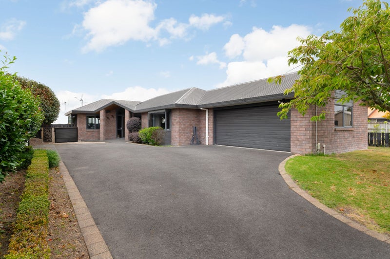 9 Drake Place, Fairview Downs, Hamilton - Carousel 2
