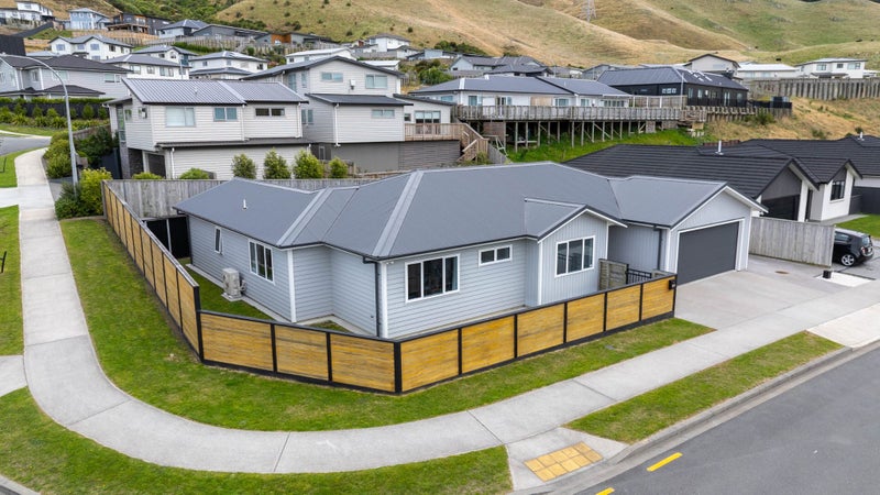 119 Melksham Drive, Churton Park, Wellington - Carousel 23