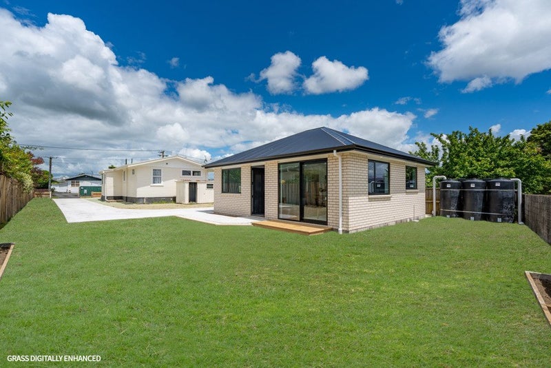 12 Oban Avenue, Glenview, Hamilton - Carousel 1