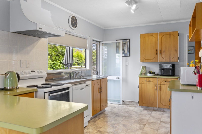 1/29 Arthur Crescent, Hilltop, Taupō - Carousel 2