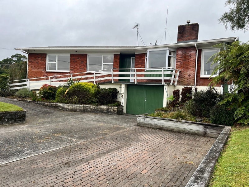 11 Beverley Crescent, Hillcrest, Hamilton - Carousel 1
