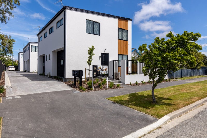 4/14 Crohane Place, Addington, Christchurch - Carousel 1