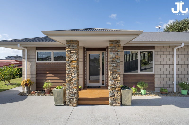 14 Kakapo Place, Pyes Pa, Tauranga - Carousel 1