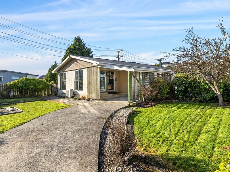 42 Dovecote Avenue, Corstorphine, Dunedin - Carousel 1