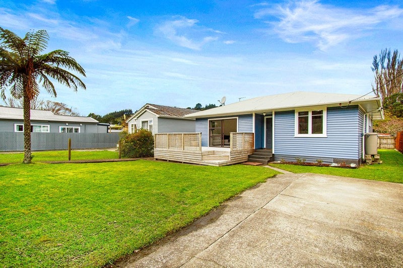 4 Golf Road, Manor Park, Lower Hutt - Carousel 1