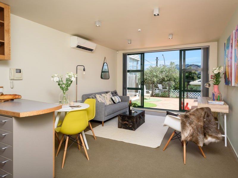50A Hawker Street, Mount Victoria, Wellington - Carousel 16