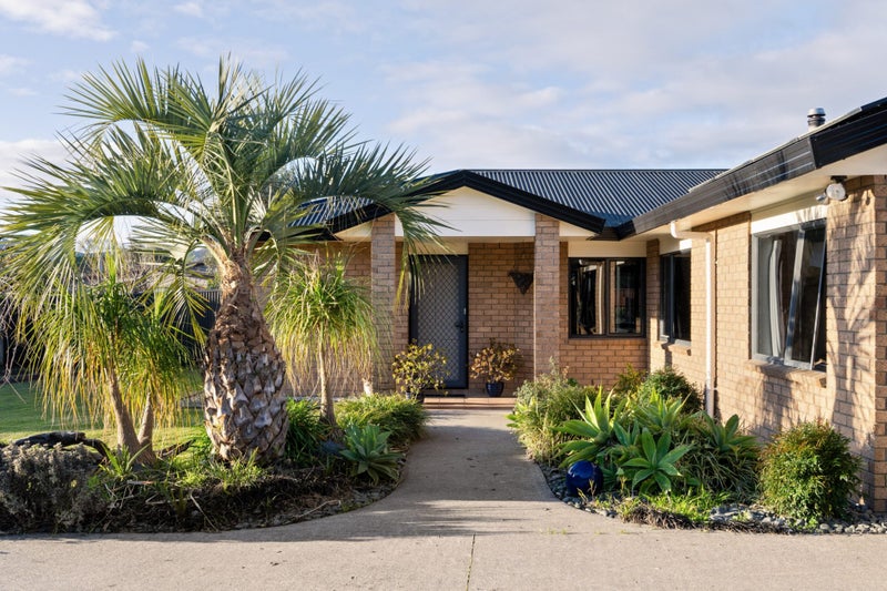 7 Margaret Place, Lytton West, Gisborne - Carousel 1