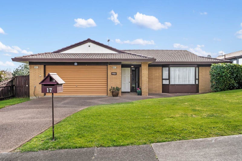 17 Parramatta Place, Botany Downs, Auckland - Carousel 1