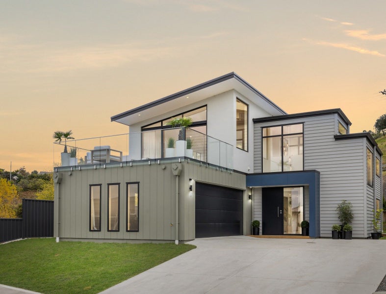 87 Oak Road, Poraiti, Napier - Carousel 1