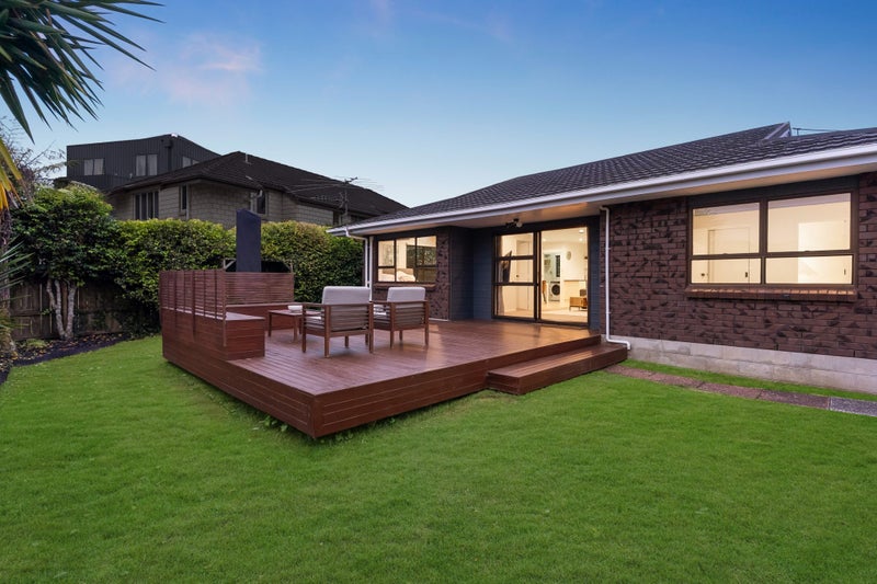 2/508 East Coast Road, Windsor Park, Auckland - Carousel 1