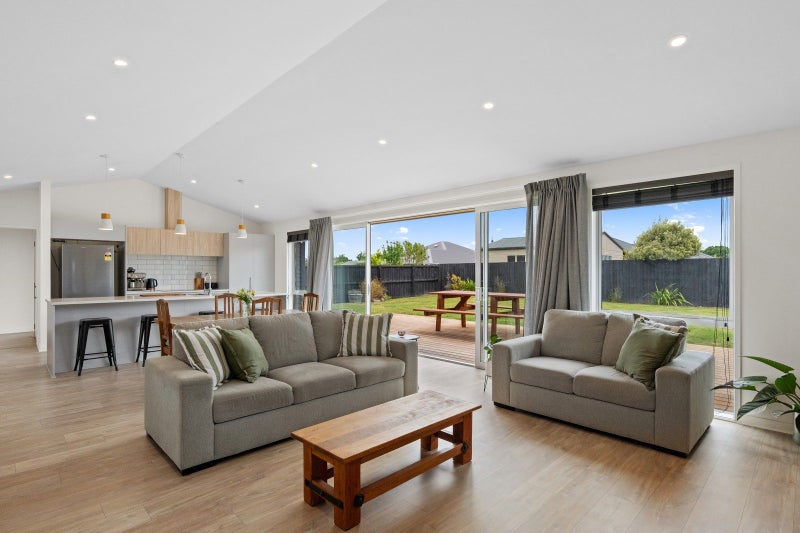 24 Cressy Place, Darfield, Darfield - Carousel 2