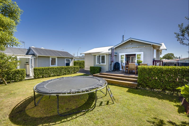 509 Saint Aubyn Street West, Hastings - Carousel 2