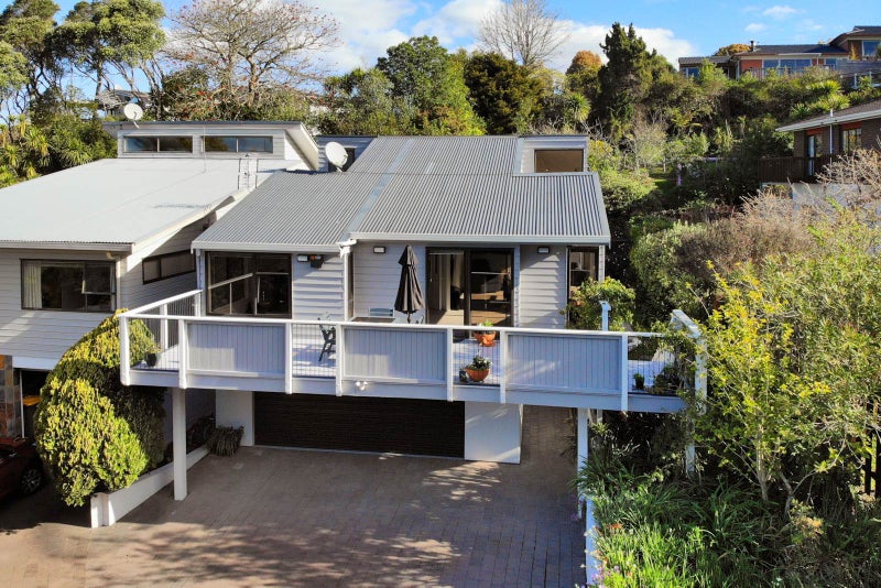 2/685 East Coast Road, Browns Bay, Auckland - Carousel 1