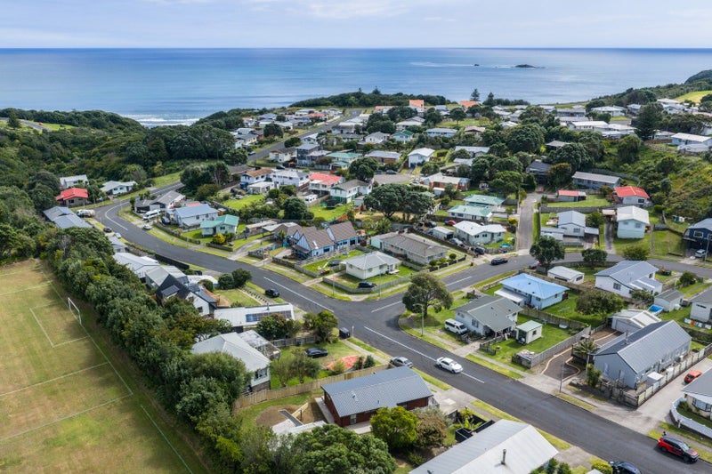 25 Herekawe Drive, Spotswood, New Plymouth - Carousel 31