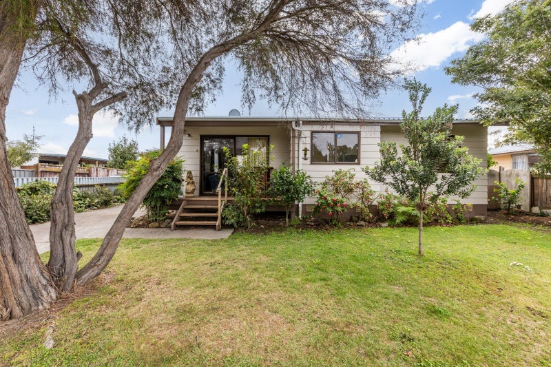 32A Spriggs Crescent, Greenmeadows, Napier - Carousel 1