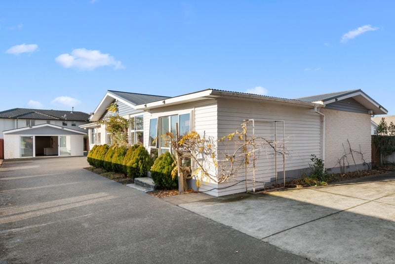 424 Memorial Avenue, Burnside, Christchurch - Carousel 1