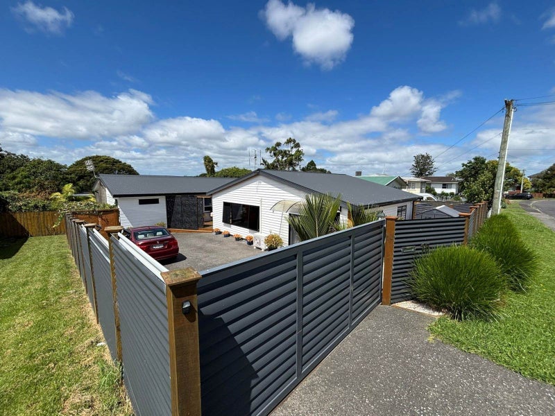 15 Mataroa Road, Mount Wellington, Auckland - Carousel 1