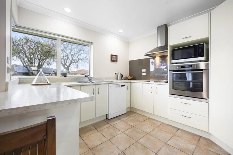 3 Oakwood Place, Pukekohe, Pukekohe - Carousel 2