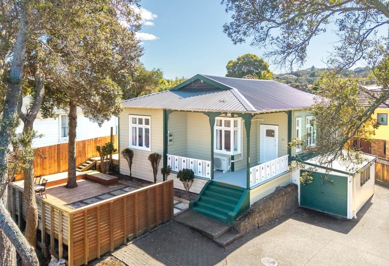 42 Mount Smart Road, Onehunga, Auckland - Carousel 1
