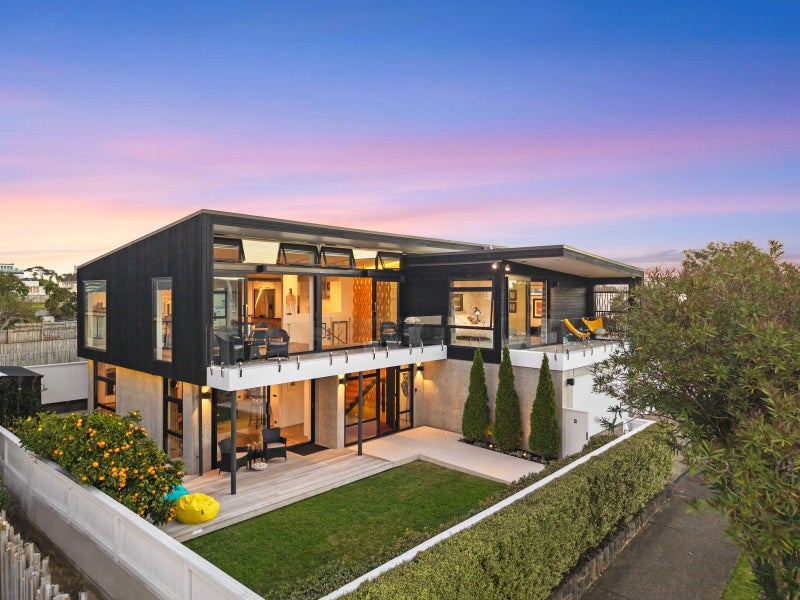 2/1 Tokomaru Street, Orakei, Auckland - Carousel 1