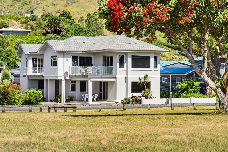 22 Pohutukawa Drive, Mahia, Māhia - Carousel 2