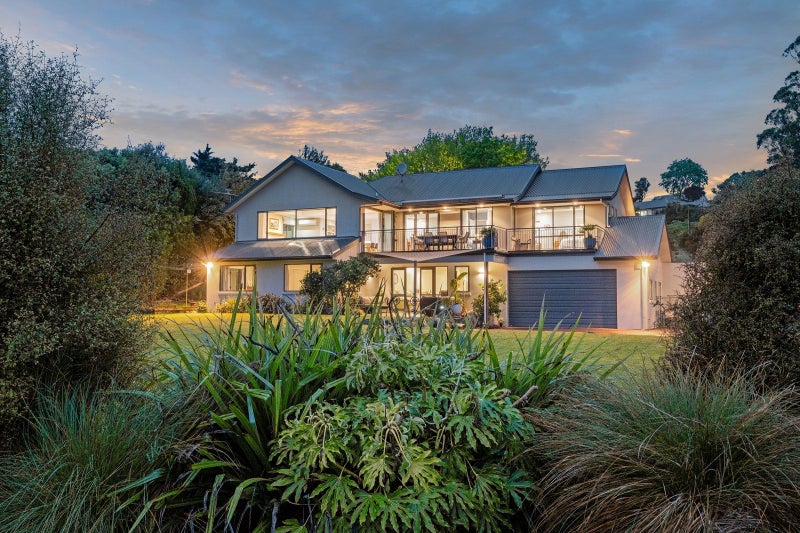 32 Hyndhope Road, Kennedys Bush, Christchurch - Carousel 1