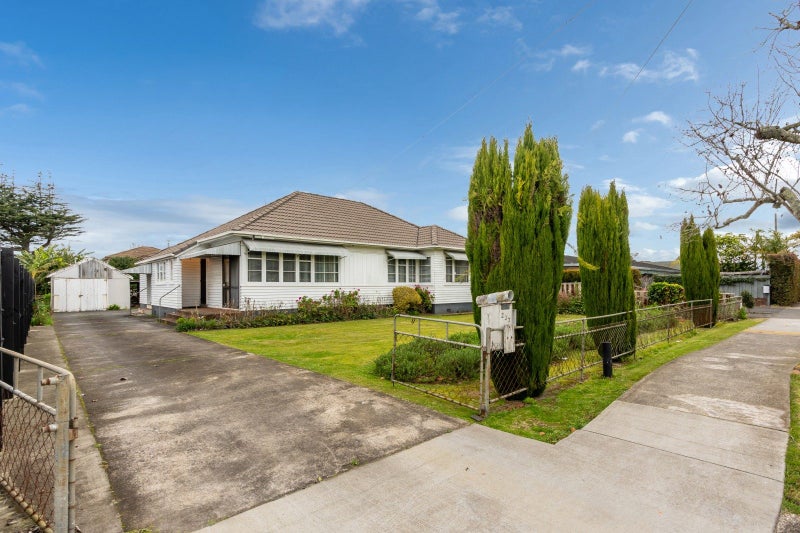 237 St George Street, Papatoetoe, Auckland - Carousel 1