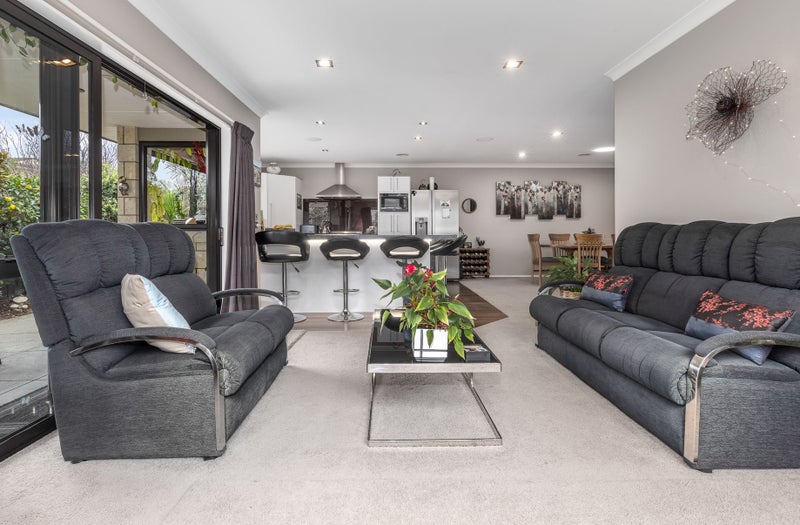 7 Hulme Way, Raumati Beach, Paraparaumu - Carousel 2