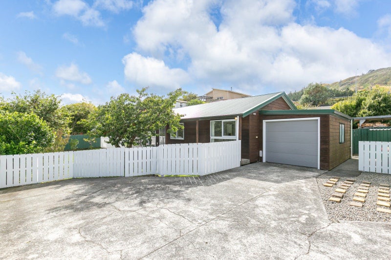 21A Mexted Terrace, Tawa, Wellington - Carousel 2