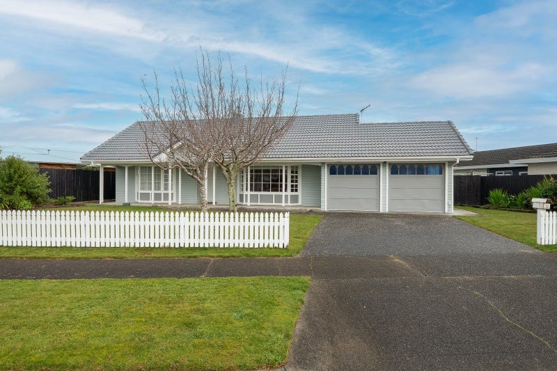 18 Chippendale Crescent, Highbury, Palmerston North - Carousel 1