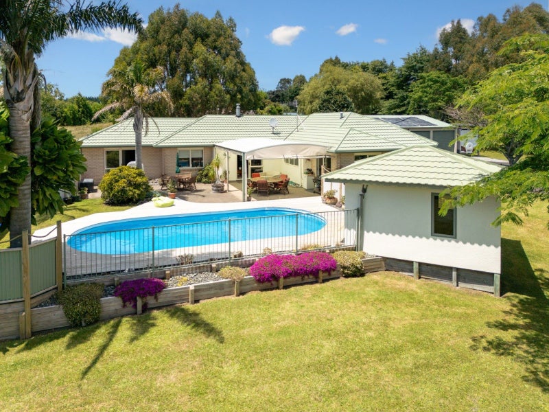 41 Walter Henry Drive, Tauranga - Carousel 1