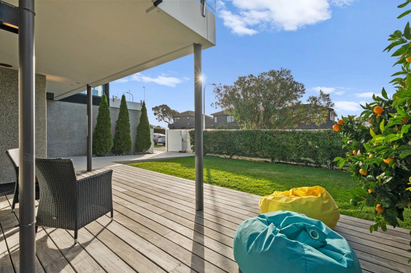 2/1 Tokomaru Street, Orakei, Auckland - Carousel 2
