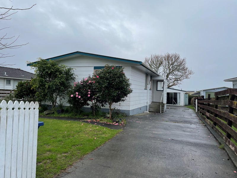 25 Pipitea Place, Massey, Auckland - Carousel 2