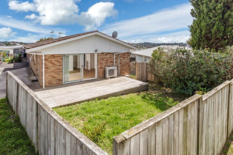 1/75A Bruce Road, Glenfield, Auckland - Carousel 1