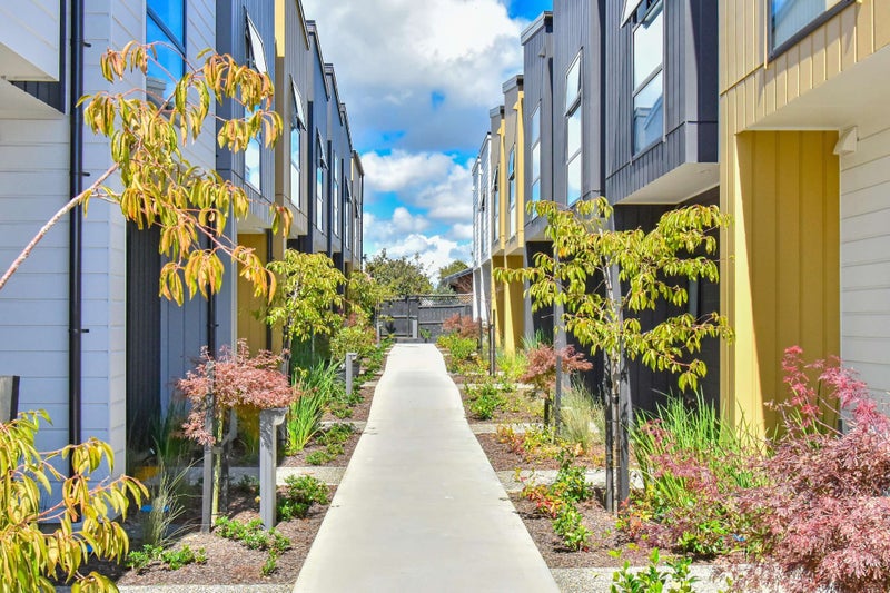 4/47A Huntington Drive, Huntington Park, Auckland - Carousel 2