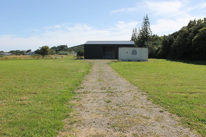 12 Atkinson Avenue, Ōtaki Beach, Ōtaki - Carousel 2