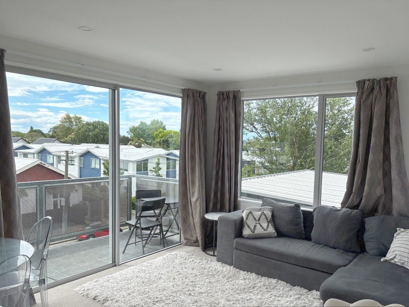 8/318 Barbadoes Street, Christchurch Central, Christchurch - Carousel 1