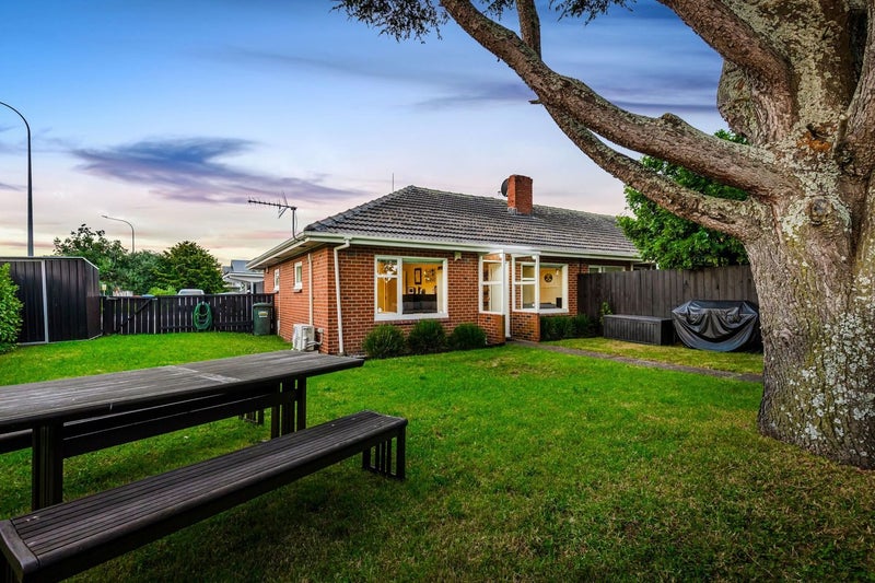 4 Eastdale Road, Avondale, Auckland - Carousel 1