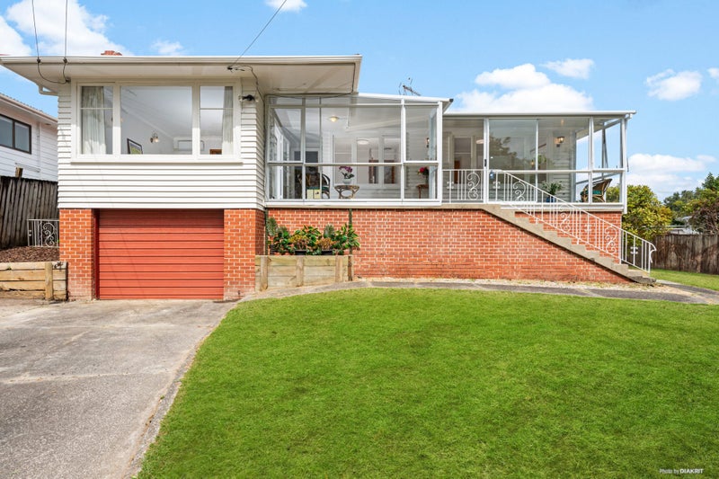 17 Endeavour Street, Blockhouse Bay, Auckland - Carousel 1