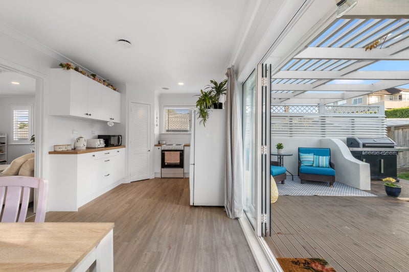 21A Crescent Road, Otumoetai, Tauranga - Carousel 1