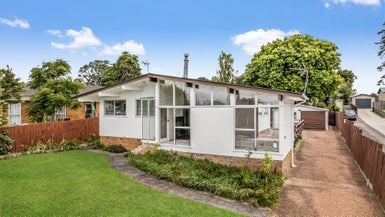 28 Eyre Street, Henderson, Auckland - Carousel 1