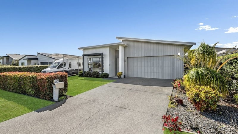 6 Lydiard Place, Beachlands, Auckland - Carousel 1
