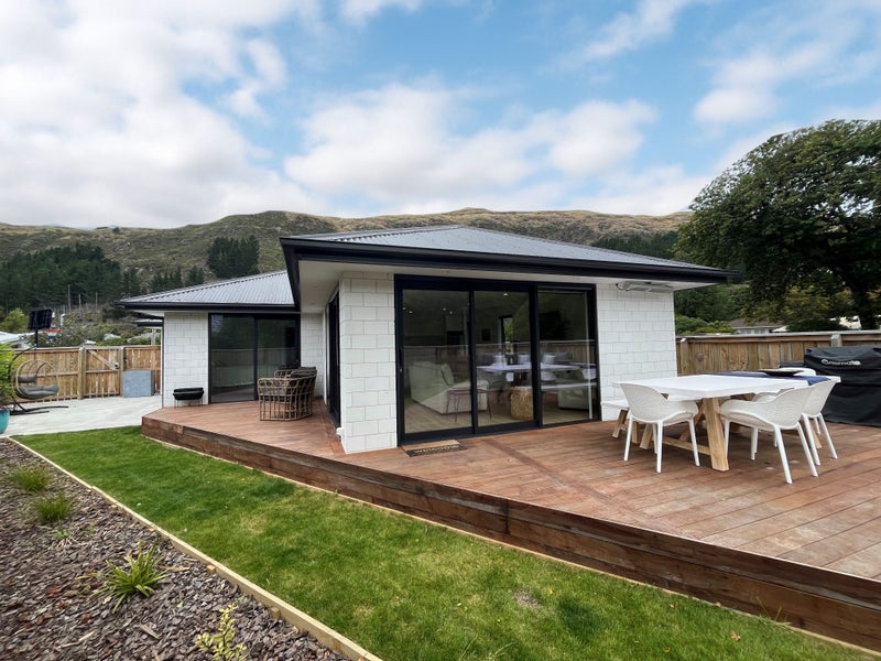 52 Whitfield Street, Sumner, Christchurch - Carousel 1