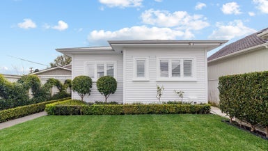 355 Point Chevalier Road, Point Chevalier, Auckland - Carousel 1